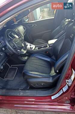 Седан Chrysler 200 2015 в 