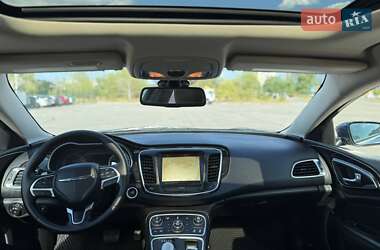 Седан Chrysler 200 2015 в 