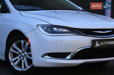 Седан Chrysler 200 2015 в 