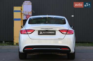 Седан Chrysler 200 2015 в 
