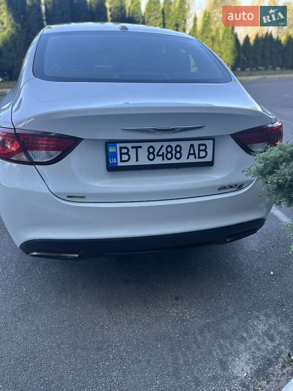 Седан Chrysler 200 2015 в Киеве