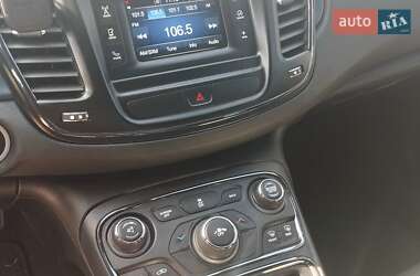 Седан Chrysler 200 2016 в 