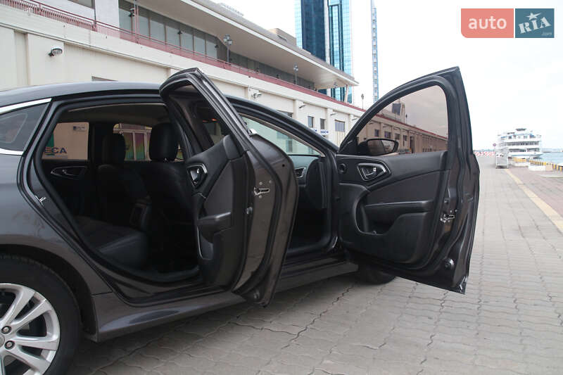 Седан Chrysler 200 2014 в Одессе