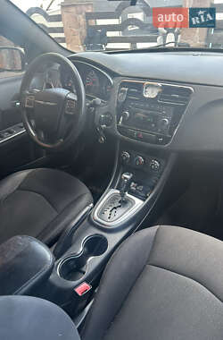 Седан Chrysler 200 2014 в 