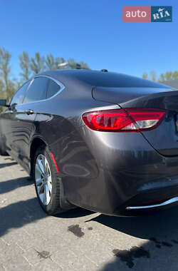 Седан Chrysler 200 2015 в 
