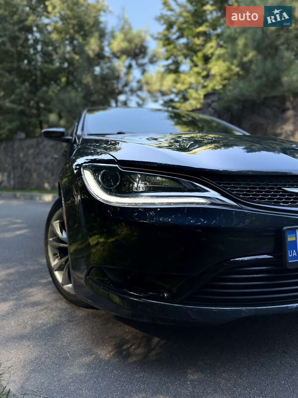 Седан Chrysler 200 2016 в 