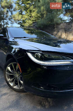 Седан Chrysler 200 2016 в 
