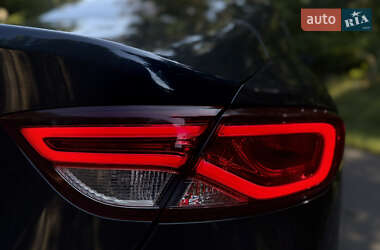 Седан Chrysler 200 2016 в 