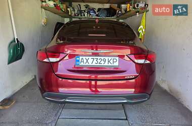 Седан Chrysler 200 2015 в 