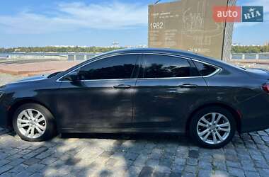 Седан Chrysler 200 2015 в 