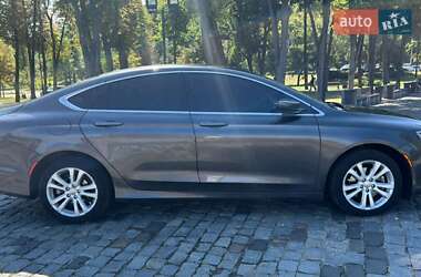 Седан Chrysler 200 2015 в 