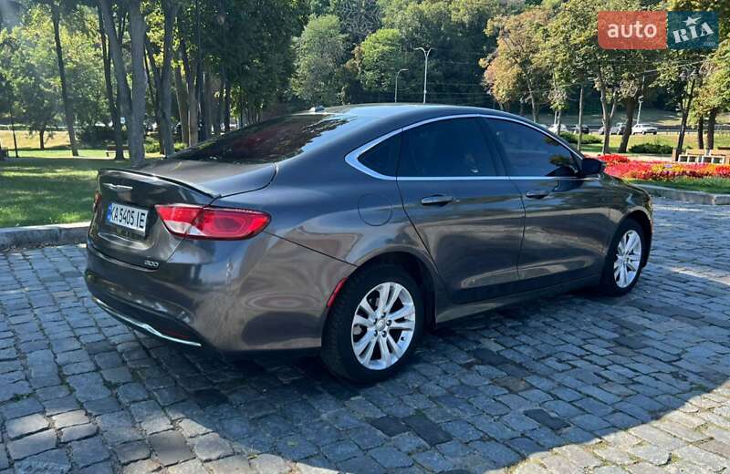 Седан Chrysler 200 2015 в Киеве