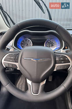 Седан Chrysler 200 2014 в 