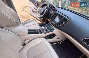 Седан Chrysler 200 2015 в 