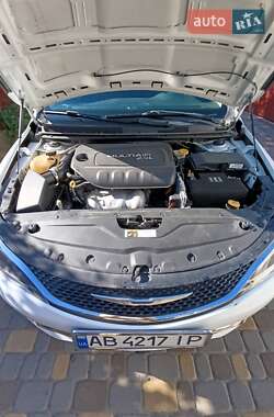 Седан Chrysler 200 2014 в 