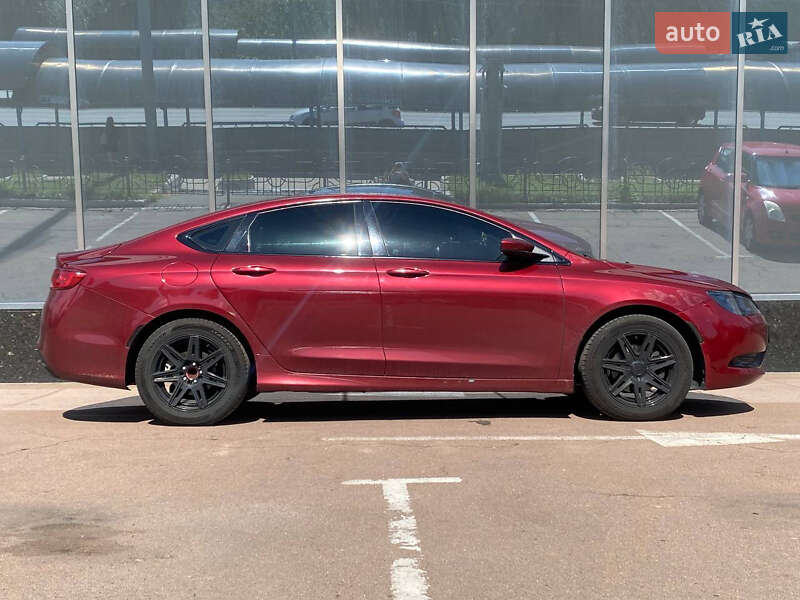 Седан Chrysler 200 2015 в Киеве