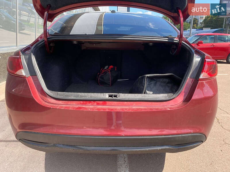 Седан Chrysler 200 2015 в Киеве