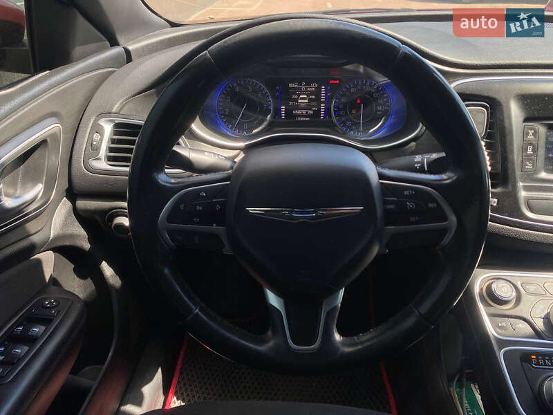 Седан Chrysler 200 2015 в Киеве