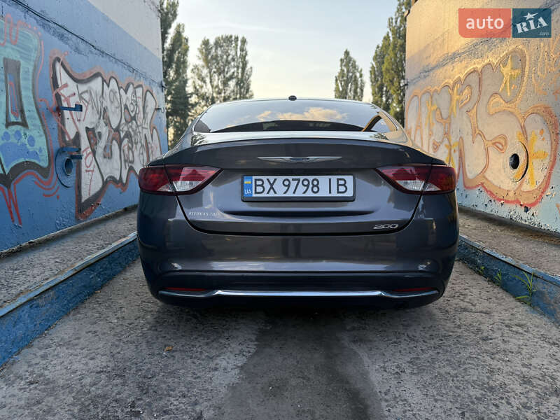 Седан Chrysler 200 2015 в Хмельницком