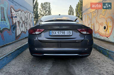 Седан Chrysler 200 2015 в 