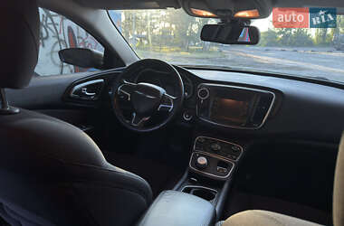 Седан Chrysler 200 2015 в 