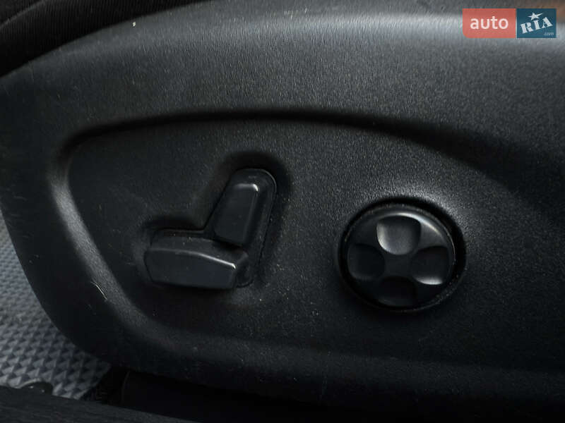 Седан Chrysler 200 2015 в Хмельницком