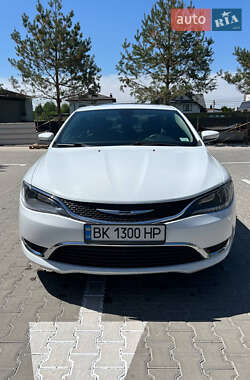 Седан Chrysler 200 2015 в Киеве