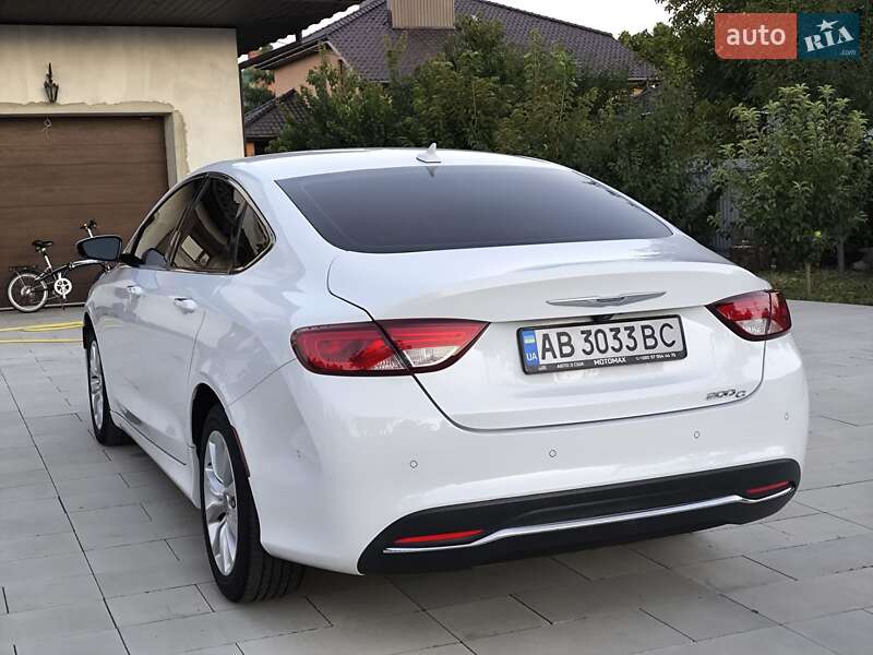 Седан Chrysler 200 2014 в Виннице