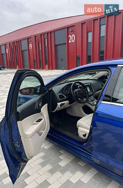 Седан Chrysler 200 2016 в 