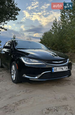 Седан Chrysler 200 2015 в 