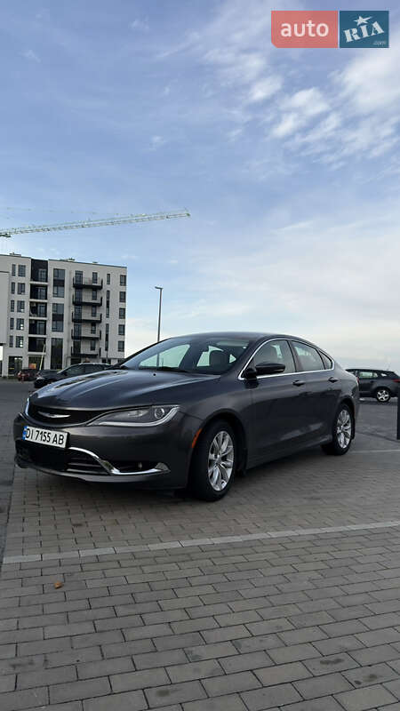 Седан Chrysler 200 2014 в Ровно