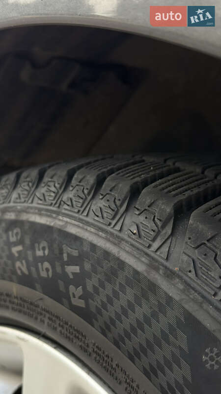 Седан Chrysler 200 2014 в Ровно