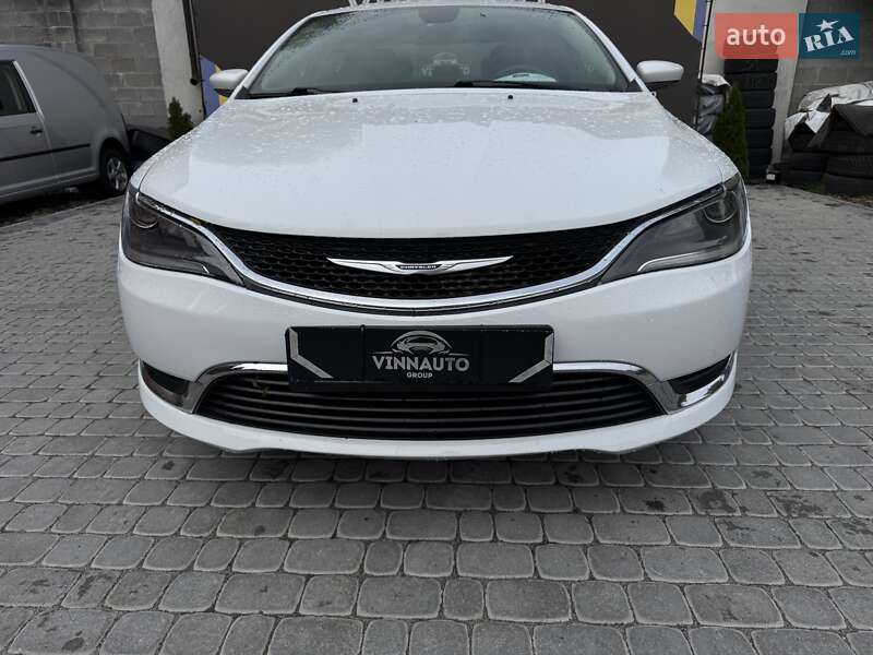 Седан Chrysler 200 2016 в Виннице