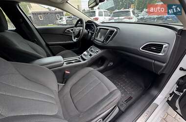 Седан Chrysler 200 2016 в 