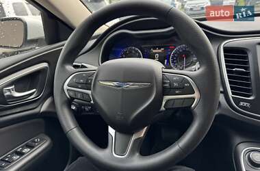 Седан Chrysler 200 2016 в 