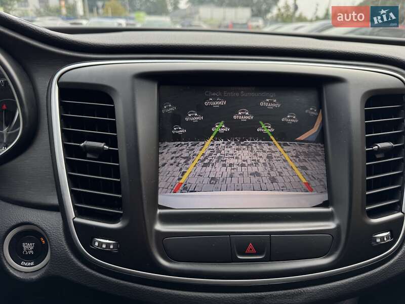 Седан Chrysler 200 2016 в Виннице