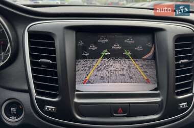 Седан Chrysler 200 2016 в 