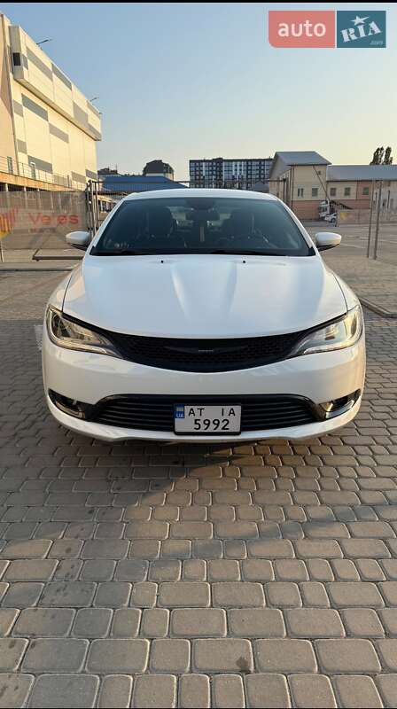 Седан Chrysler 200 2015 в Николаеве