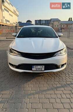 Седан Chrysler 200 2015 в 