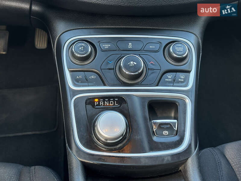 Седан Chrysler 200 2015 в Хусте