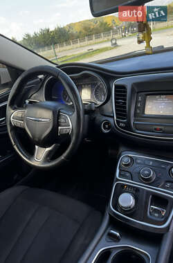 Седан Chrysler 200 2015 в 