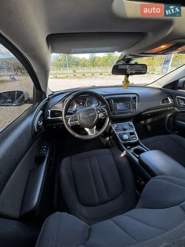 Седан Chrysler 200 2015 в Хусте