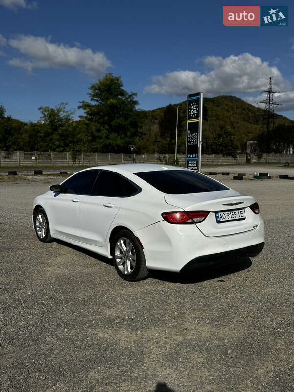 Седан Chrysler 200 2015 в Хусте