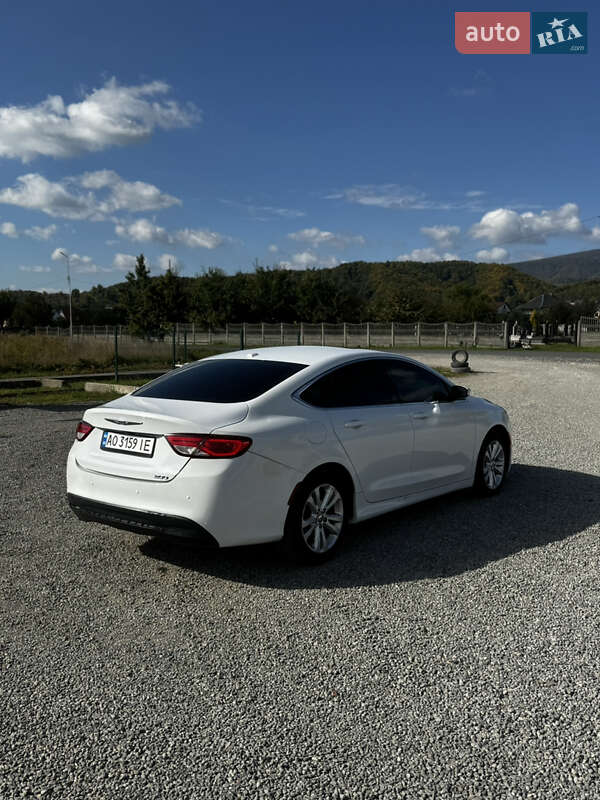 Седан Chrysler 200 2015 в Хусте