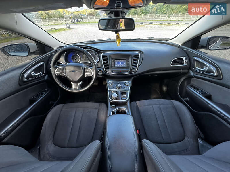 Седан Chrysler 200 2015 в Хусте