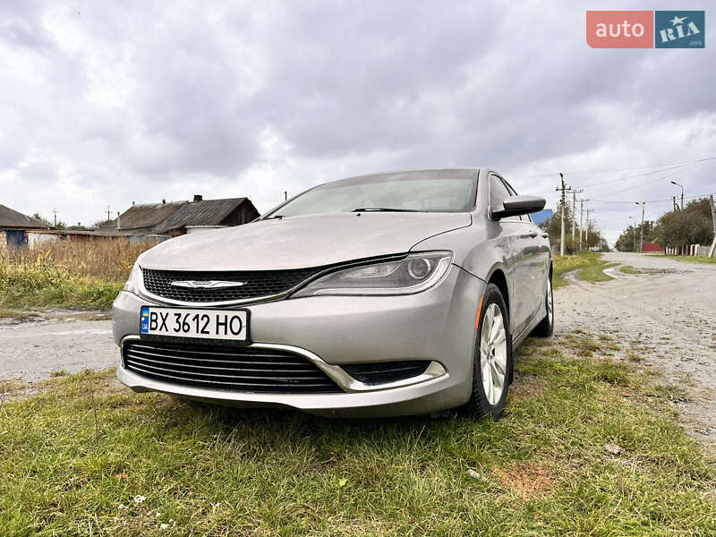 Седан Chrysler 200 2015 в 