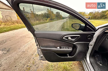 Седан Chrysler 200 2015 в 