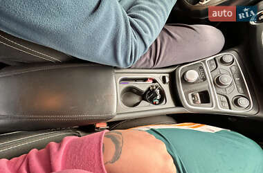 Седан Chrysler 200 2015 в 