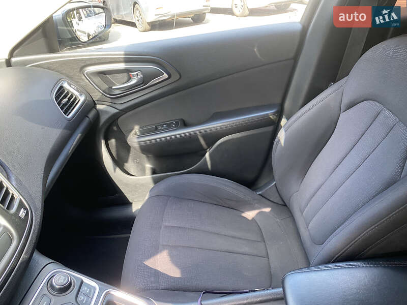 Седан Chrysler 200 2014 в Киеве