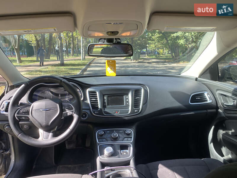 Седан Chrysler 200 2014 в Киеве